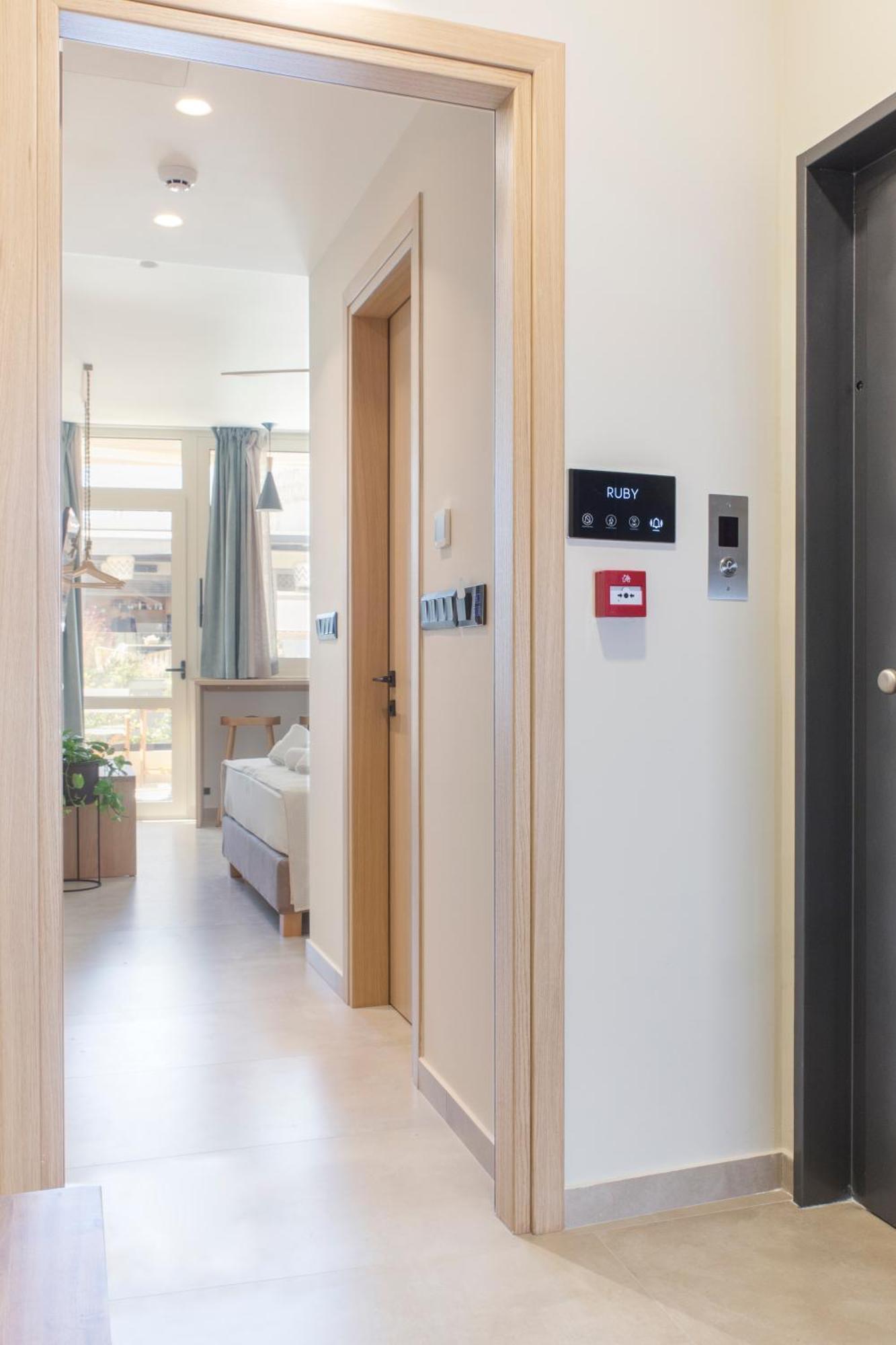 Living Stone Condo Hotel 아테네 외부 사진
